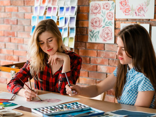 Naklejka premium painting art classes teacher. watercolor techniques mastering. explanation communication and learning concept.