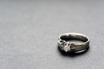 The jewels in the picture are so beautiful. This jewelry is so expensive and valuable that this is usually exchanged each other as a declarations of undying love.