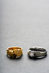 The jewels in the picture are so beautiful. This jewelry is so expensive and valuable that this is usually exchanged each other as a declarations of undying love.