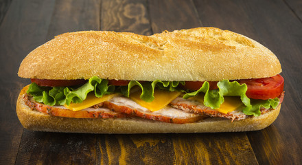 Bocadillo de lomo con queso
