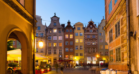 Fototapeta na wymiar Night view of Gdansk streets