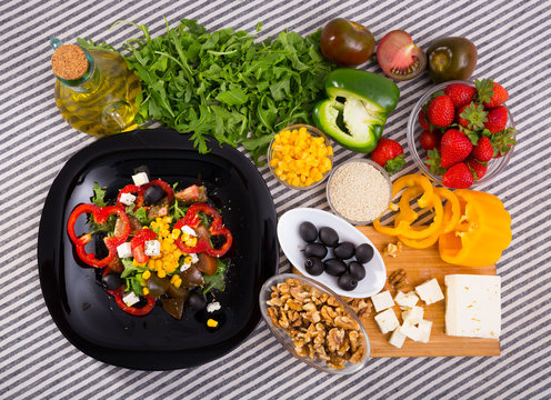 Image of ready-made salad and its ingredients