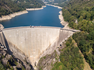 The Contra Dam is a slender arch dam in Swiss Alps. It supports a 105 MW power station. It creates...