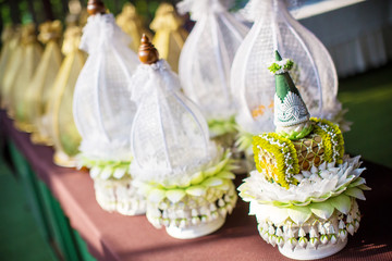 Engagement bowl for Thai engagement ceremony. bride price set, made from banana leaf and garland in thai wedding ceremony for contain wedding ring and flower, KHAN MAAK. 