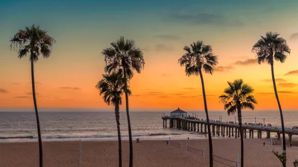 Palmen am Manhattan Beach. Jahrgang verarbeitet. © lucky-photo