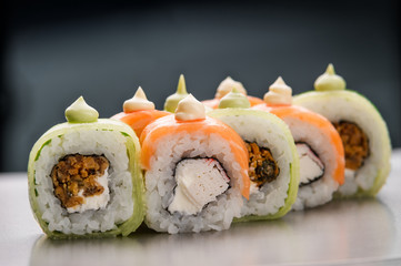 Accurate two rows of rolls