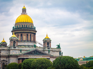 Fototapeta na wymiar St. Isaac's Cathedral in Saint-Petersburg, Russia