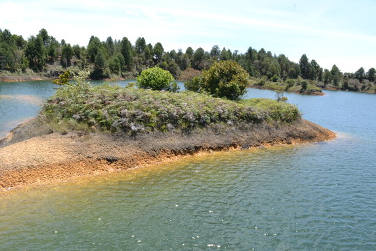 playa isla itsmo agua monta&ntilde;a naturaleza arboles lago mar rio cielo azul verde  beach island isthmus water mountain nature trees lake sea river sky blue green
