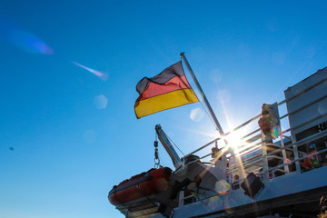 Sonne auf See
