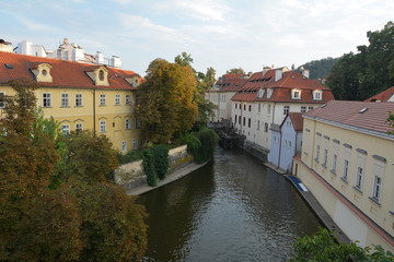 Fototapeta na wymiar Blick auf die Halbinsel Kampa in Prag