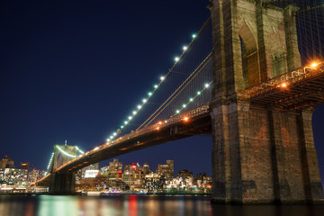 Fototapeta na wymiar Manhattan Bridge and Brooklyn Skyline at night