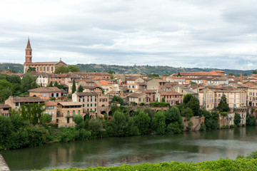 Obraz na płótnie Canvas City view of the french city of Albi