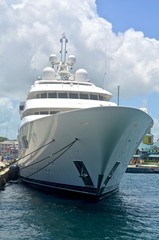 Fototapeta na wymiar Luxury motor yacht moored at the cruise ship harbor in Nassau,Bahamas.