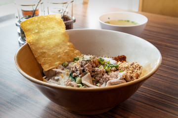 Noodles with boiled pork