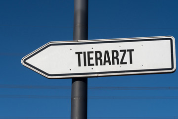 Obraz premium Ein Hinweis auf einen Tierarzt