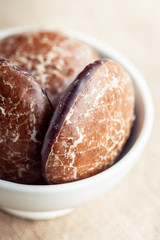 Round Gingerbread cookies in a bowl