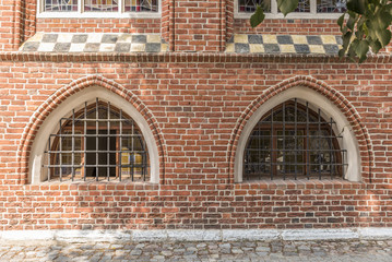 okna podziemnego klasztoru w Elblągu  © Piotr