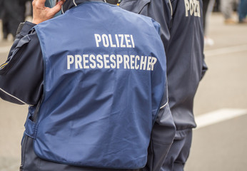Polizei Pressesprecher bei einer Demo