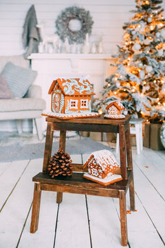 Christmas gingerbread decorated Christmas tree garland bokeh