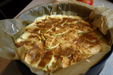 Raw apple cake with cinnamon