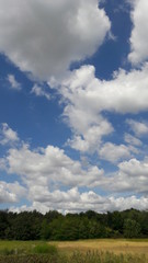 Obraz na płótnie Canvas Nuvole nel cielo in Estate