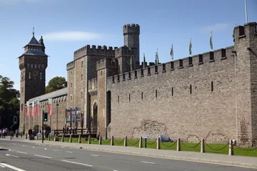 Photo sur Plexiglas Château Cardiff, UK - September 2, 2018: Cardiff Castle, a medieval castle and tourist attraction located in the centre of Cardiff city, Wales, UK