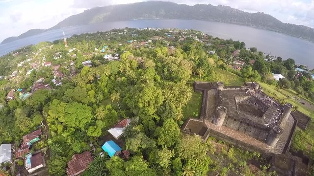The Banda islands have had a long and fascinating history, including being among the most expensive real estate in the world! Spices, foreign traders, wars and earthquakes have all featured heavily in