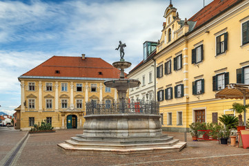 Fototapeta premium Market square with a historic fountain in Sankt Veit an der Glan, Carinthia, Austria