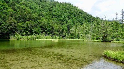 Kleiner See in den Japanischen Alpen bei Kamakochi
