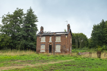 Fototapeta na wymiar Derelict farmhouse in Cheshire England UK