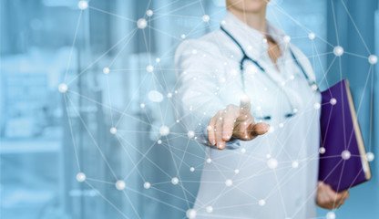 Doctor clicks on the network .