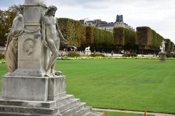 Statues du jardin du Luxembourg à Paris, France