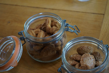Biscuits based on hazelnuts