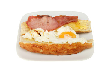 Fried egg and bacon roll