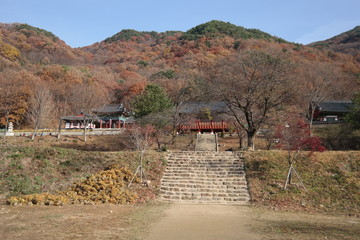 Fototapeta na wymiar Yeongoksa Buddhist Temple