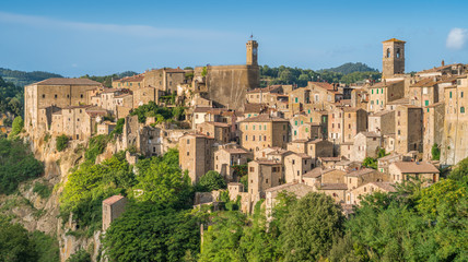 Fototapeta na wymiar Panoramic sight of Sorano, in the Province of Grosseto, Tuscany (Toscana), Italy.