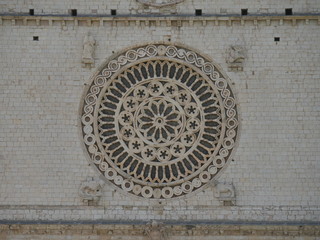 Assisi - rosone della basilica di San Francesco