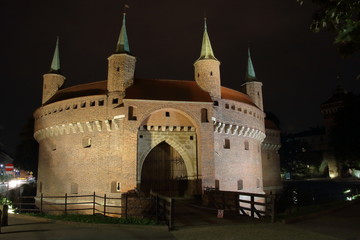 Fototapeta na wymiar Barbakan w Krakowie, Polska, nocą