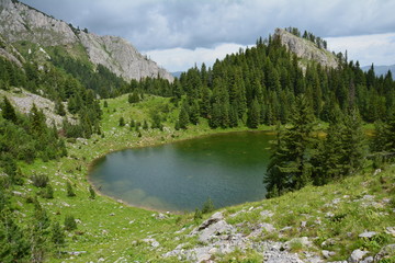 Lac Leqinat Pej&euml; Kosovo - Leqinat Lake Pej&euml; Kosovo