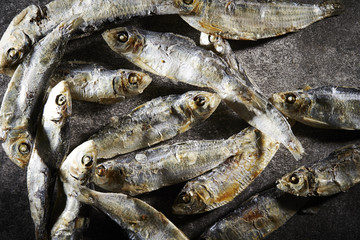 Small dried fishes 