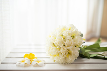 ウェディングブーケとプルメリア
