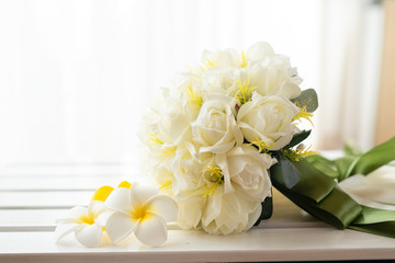 ウェディングブーケとプルメリア
