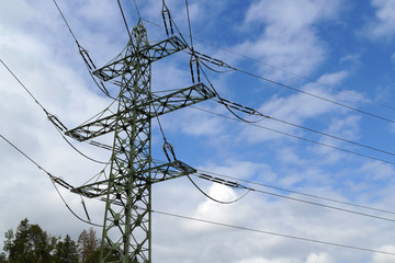 Strom Mast