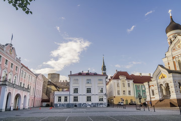Fototapeta na wymiar Beautiful view of Toompea Castle and Aleksander Nevski Cathedral in the Old Town of Tallinn, Estonia