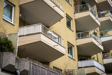 Fototapeta premium old, poor houses in Berlin, Kreuzberg