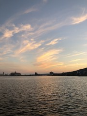 Naklejka premium sunset on lake