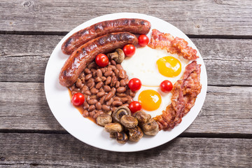 English breakfast with bacon