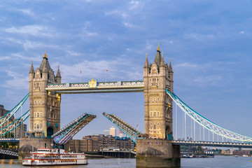 Fototapeta na wymiar Lifting up London Tower Bridge