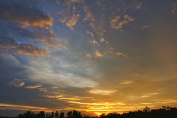 Obraz premium Sunset and dramatic sky.