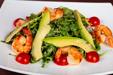 Salad with prawn and avocado